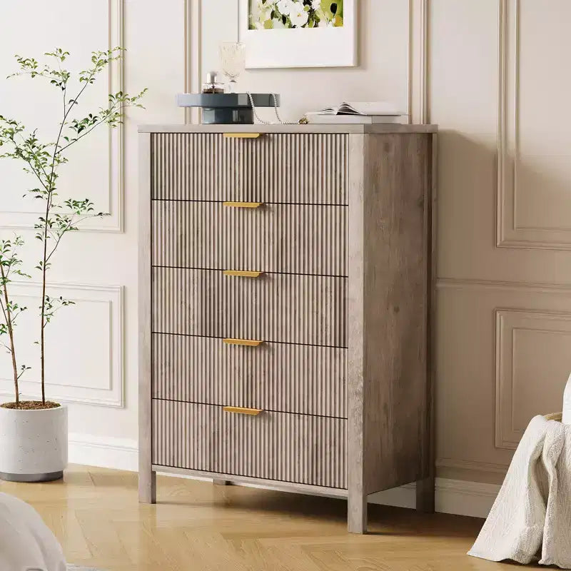 Commode flûtée à 5 tiroirs, commode étroite en bois de 45 po de hauteur pour petits espaces, commode de style ferme moderne pour chambre à coucher, chambre de bébé, appartement