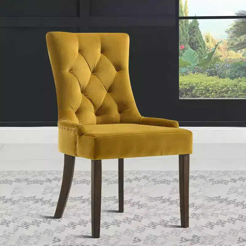 Chaise de salle à manger capitonnée avec clous décoratifs